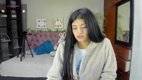 Snapshot of lia_keen chatting on 02.28.25 lia online show from 02.28.25