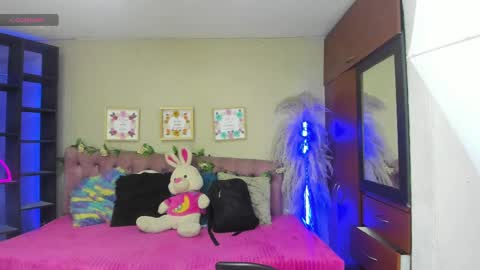 Snapshot of lia_keen chatting on 03.06.25 lia online show from 03.06.25