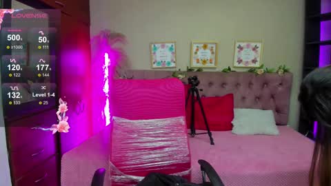 Snapshot of lia_keen chatting on 09.10.25 lia online show from 09.10.25