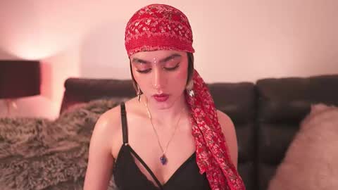 Snapshot of lia_mackenzie chatting on 12.04.25 liaa online show from 12.04.25