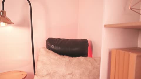 Snapshot of lia_mackenzie chatting on 12.14.25 liaa online show from 12.14.25