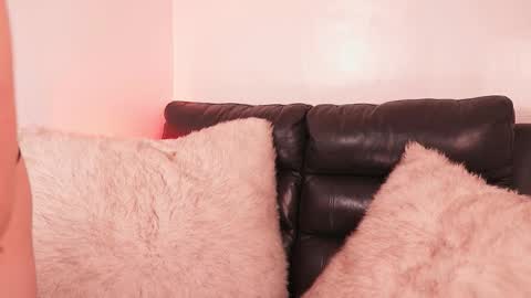 Snapshot of lia_mackenzie chatting on 02.25.26 liaa online show from 02.25.26