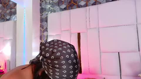 lia_mariana online show from 10.11.25