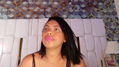 lia_mariana online show from 10.19.25