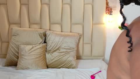 lia_mariana online show from 11.17.25