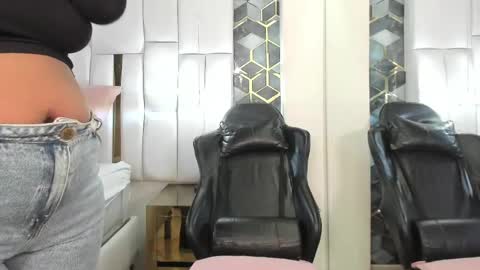 Snapshot of lia_mariana chatting on 05.26.26 lia_mariana online show from 05.26.26