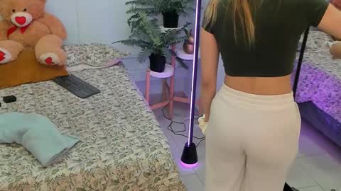 Lia monnet  online show from 03.12.26