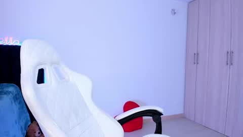 Little Queen Lia  online show from 03.07.25