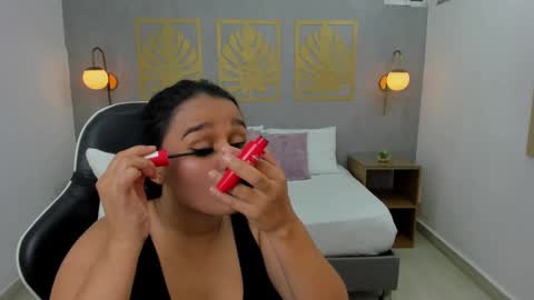 Lia  online show from 02.20.25