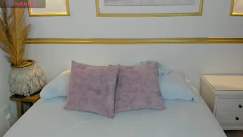 Lia  online show from 10.26.25