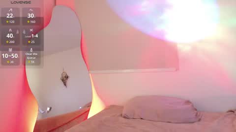 Snapshot of lia_tinez chatting on 06.18.26 Lia online show from 06.18.26
