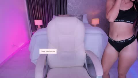 Snapshot of lia_williams_ chatting on 06.04.26 lia Williams online show from 06.04.26