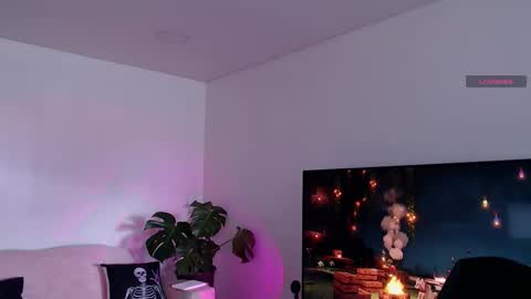 Snapshot of liaa_rodriguezz chatting on 09.14.25 Liaa online show from 09.14.25