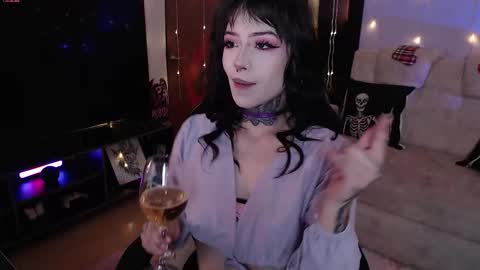 Snapshot of liaa_rodriguezz chatting on 12.16.25 Liaa online show from 12.16.25