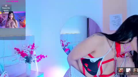 Snapshot of liaagener chatting on 07.19.26 Liaa online show from 07.19.26