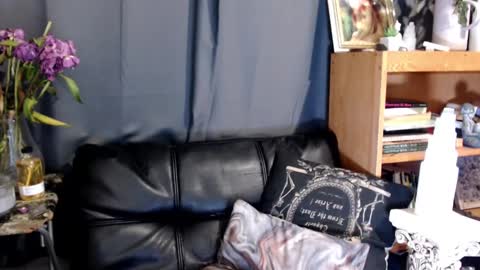 Lia Divina online show from 12.14.24