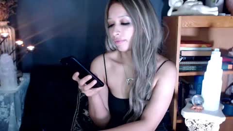 Lia Divina online show from 01.07.25