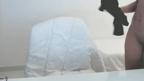 Lia Divina online show from 12.04.25