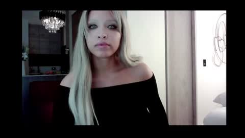 Lia Divina online show from 08.02.26