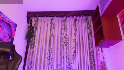 Snapshot of liaflowers chatting on 02.04.26 Lia online show from 02.04.26