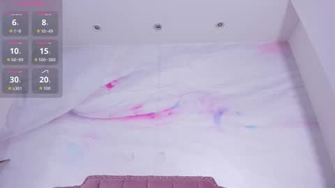 Snapshot of liaguzman chatting on 10.24.25 liaguzman online show from 10.24.25