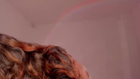 Snapshot of liahilton_ chatting on 09.13.25 lh6 9c online show from 09.13.25