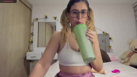 Lia  online show from 02.21.25