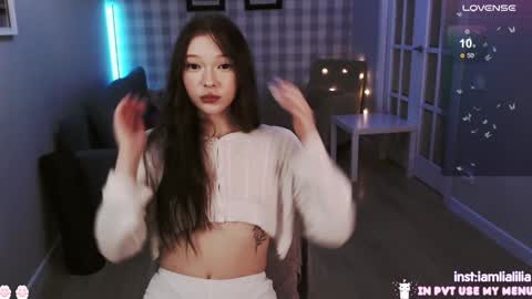 Snapshot of lialilia chatting on 01.29.25 lialilia online show from 01.29.25