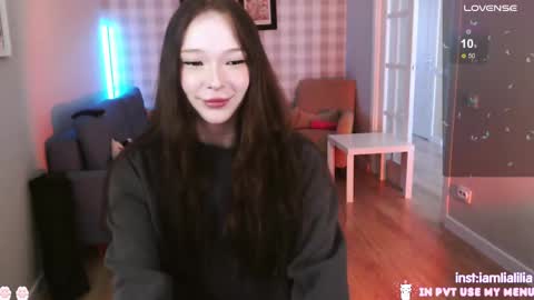 Snapshot of lialilia chatting on 02.26.25 lialilia online show from 02.26.25