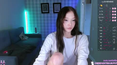 Snapshot of lialilia chatting on 09.23.25 lialilia online show from 09.23.25