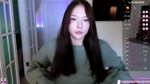 Snapshot of lialilia chatting on 10.14.25 lialilia online show from 10.14.25