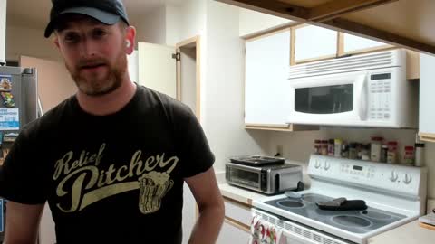 Snapshot of liam_1985 chatting on 12.22.24 Liam online show from 12.22.24