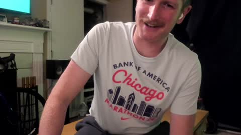 Snapshot of liam_1985 chatting on 01.04.25 Liam online show from 01.04.25