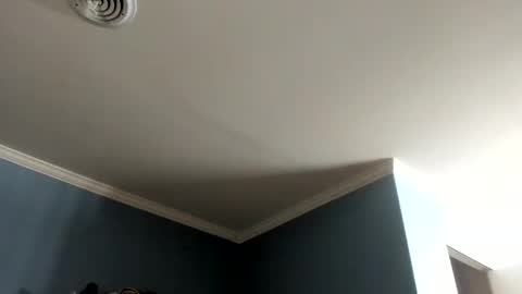 Snapshot of liam_1985 chatting on 01.20.25 Liam online show from 01.20.25