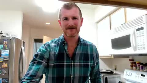 Snapshot of liam_1985 chatting on 02.15.25 Liam online show from 02.15.25