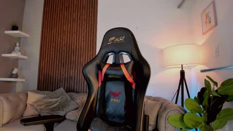 Liam Collins online show from 09.12.25