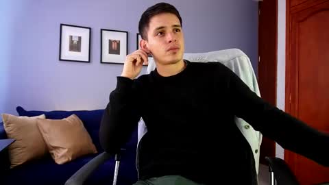 Snapshot of liam_enzho chatting on 02.14.25 Liam online show from 02.14.25