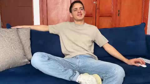 Snapshot of liam_enzho chatting on 10.26.25 Liam online show from 10.26.25