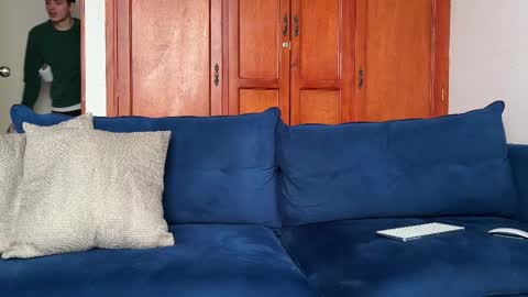 Snapshot of liam_enzho chatting on 11.26.25 Liam online show from 11.26.25