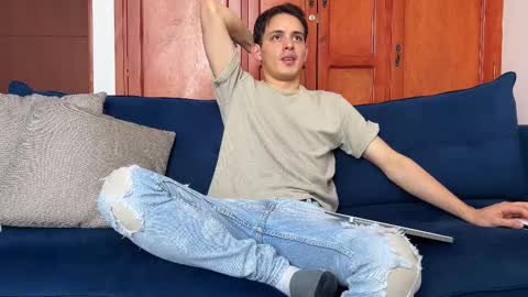 Snapshot of liam_enzho chatting on 12.01.25 Liam online show from 12.01.25