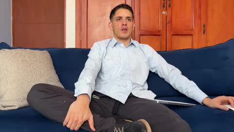 Snapshot of liam_enzho chatting on 12.14.25 Liam online show from 12.14.25