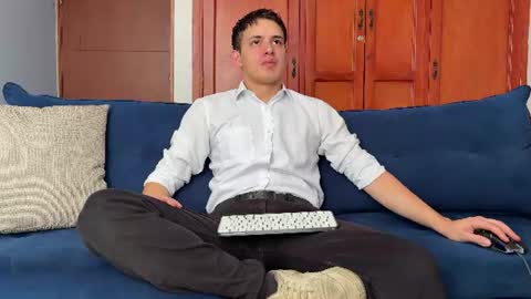 Snapshot of liam_enzho chatting on 08.04.26 Liam online show from 08.04.26