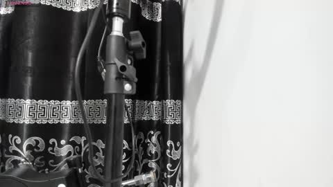 LIAM KLEIN online show from 03.10.25