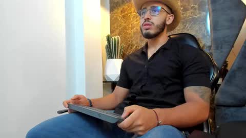 LIAM KLEIN online show from 09.18.25