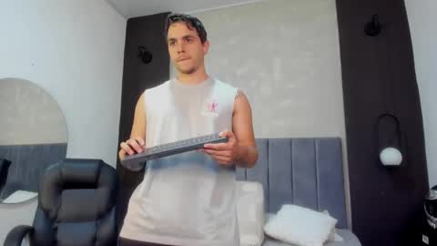 Snapshot of liam_walk chatting on 03.06.25 Liam online show from 03.06.25