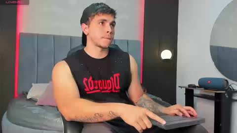 Snapshot of liam_walk chatting on 09.16.25 Liam online show from 09.16.25