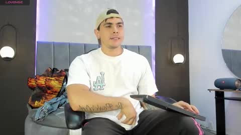 Snapshot of liam_walk chatting on 10.28.25 Liam online show from 10.28.25