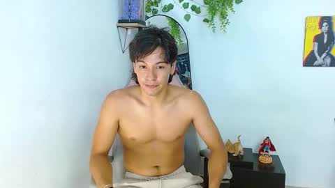 Snapshot of liam_xul chatting on 10.22.25 liamxul online show from 10.22.25