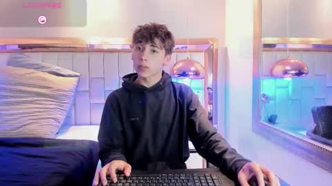 liaml_18_ online show from 11.24.25
