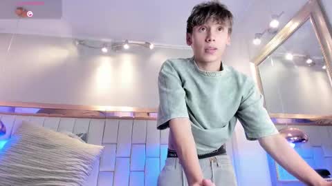liaml_18_ online show from 11.27.25